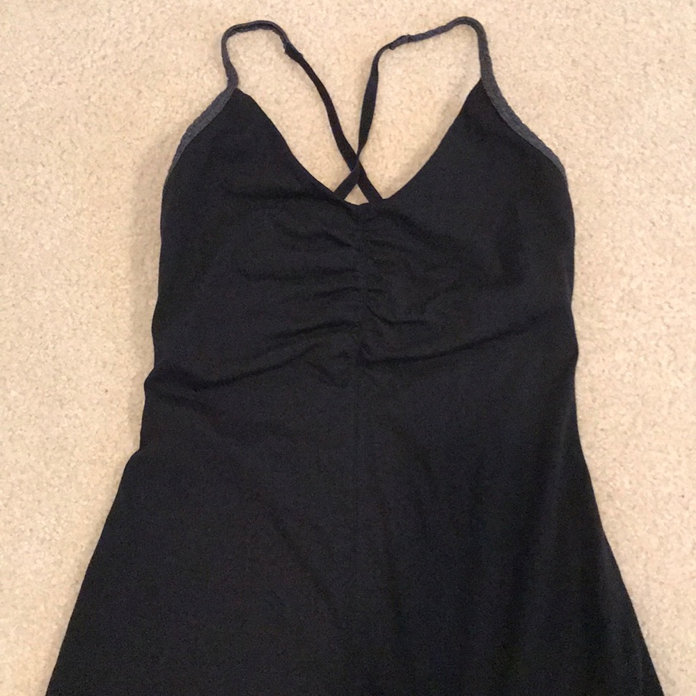 EUC Black v neck tank